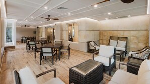 Terrace/patio - Hilton Princess San Pedro Sula (San Pedro Sula)