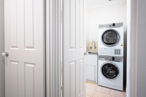 Three Bedroom Townhouse Residence | Laundry