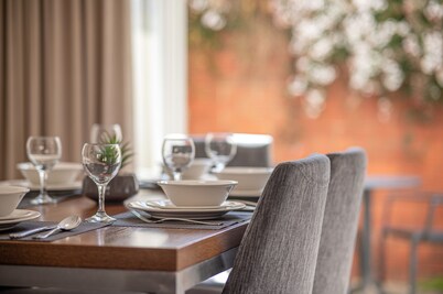 MainStay Suites Kew