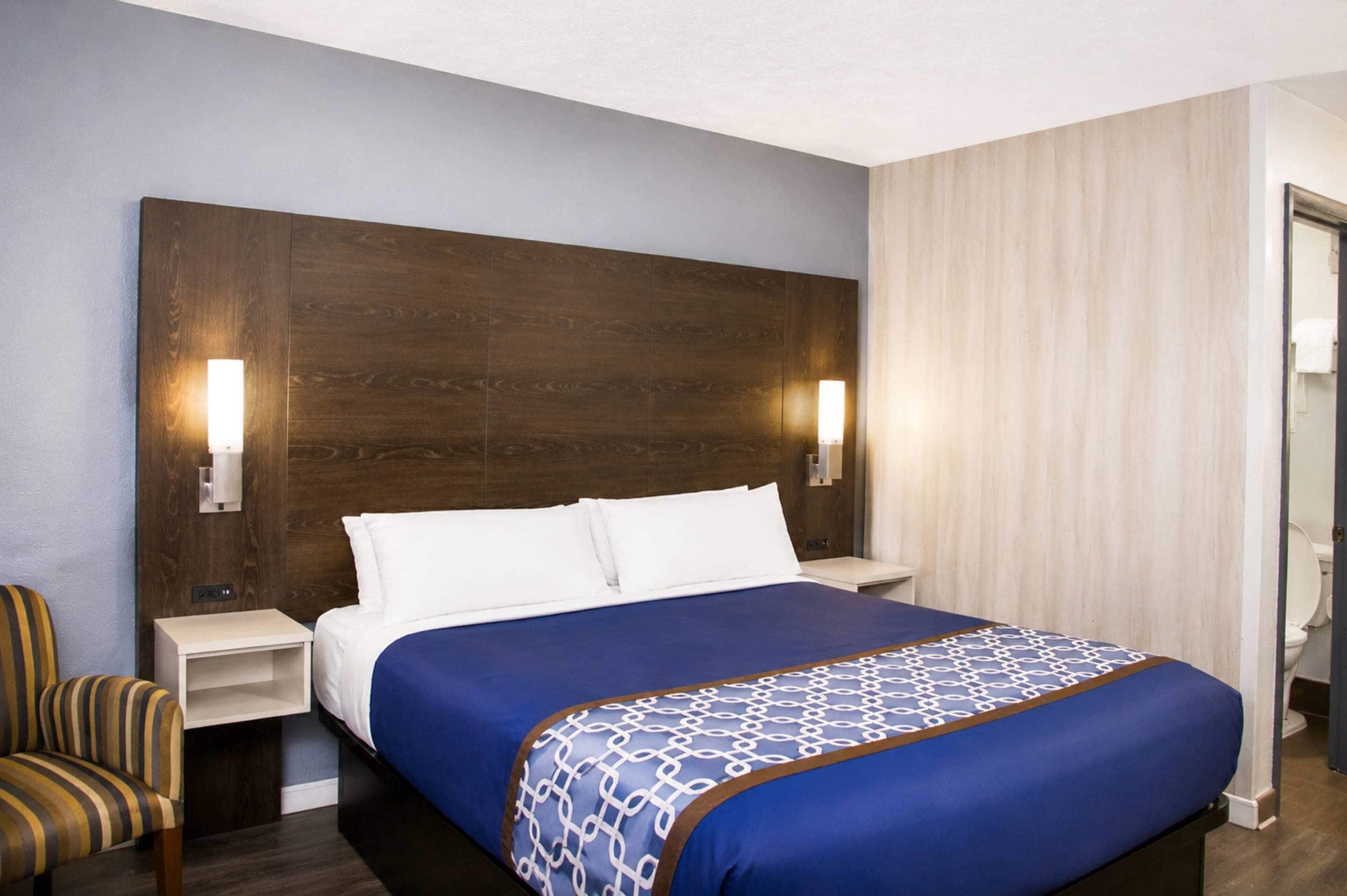 Standard Room, 1 Queen Bed, Non Smoking