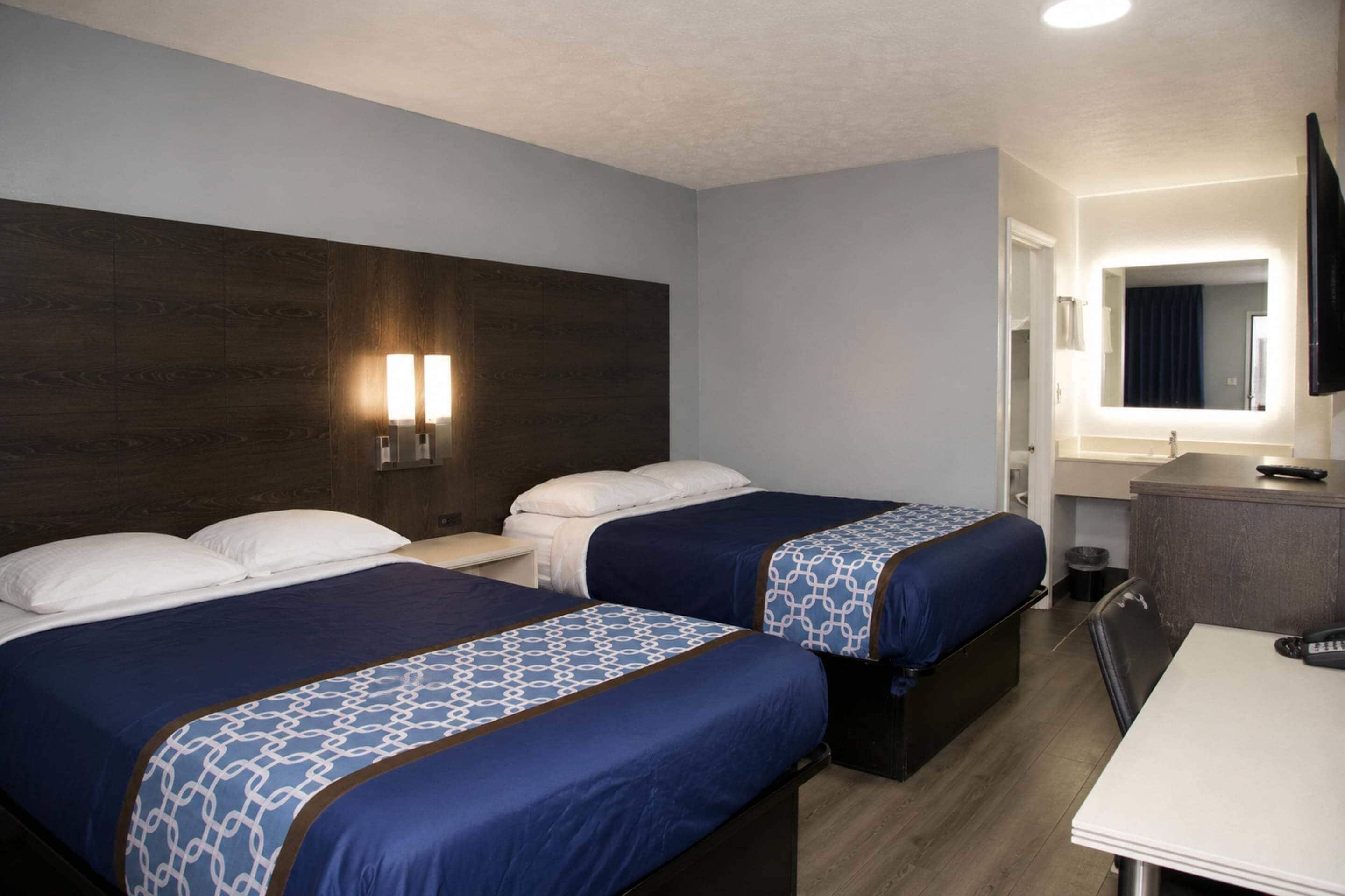 Standard Room, 2 Queen Beds, Non Smoking