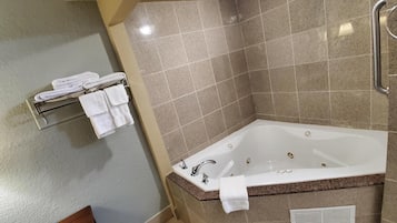 Deluxe-Suite, 1 King-Bett, Whirlpool | Whirlwanne