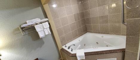 Suite Deluxe, 1 letto king, idromassaggio | Vasca idromassaggio
