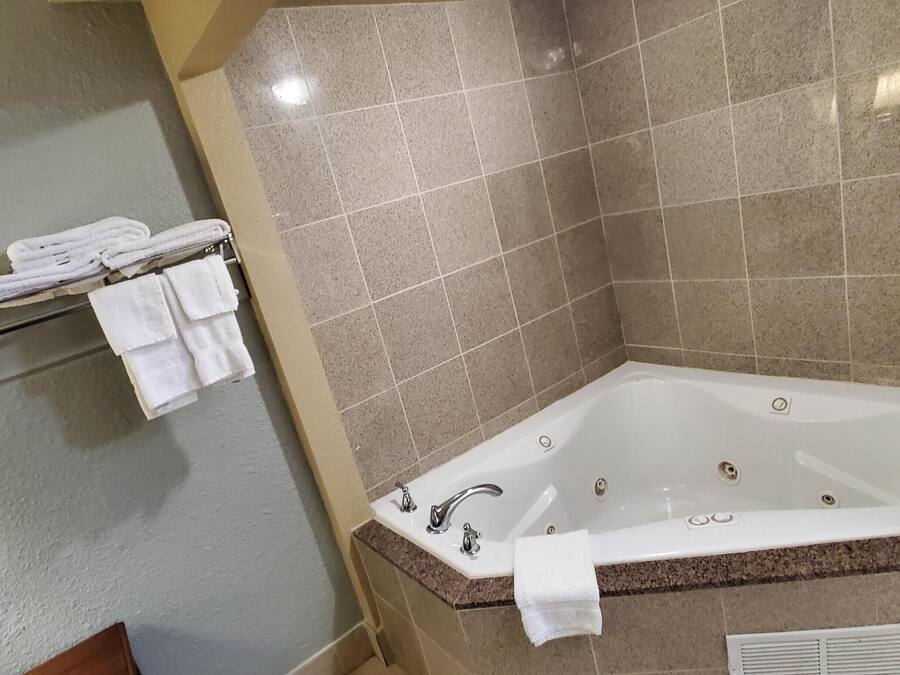 Deluxe-Suite, 1 King-Bett, Whirlpool | Whirlwanne