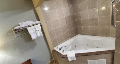 FairBridge Inn & Suites McDonough