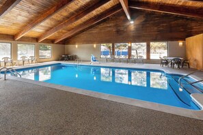 Una piscina cubierta