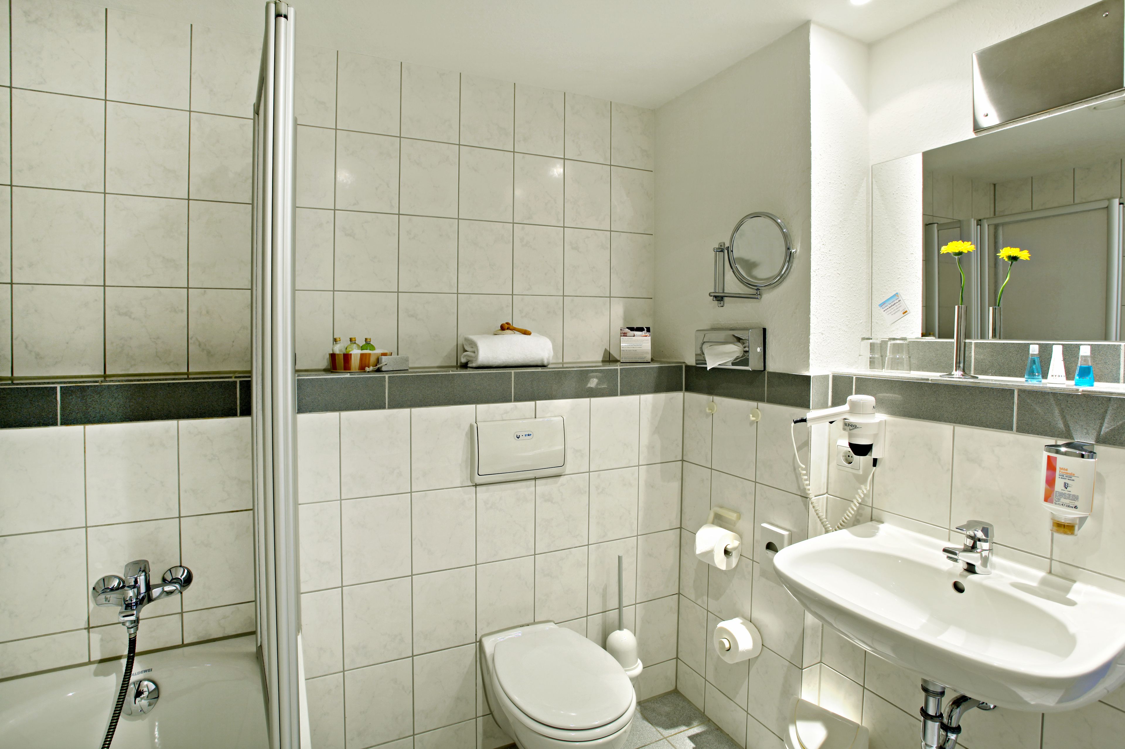 superior room, 1 double bed | bathroom | eco-friendly toiletries, hair dryer, slippers, towels