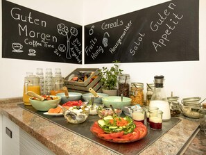 Daily buffet breakfast for a fee - ibis Berlin City Süd (Berlin)