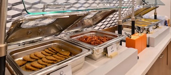 Holiday Inn Express & Suites Wilson-Downtown by IHG