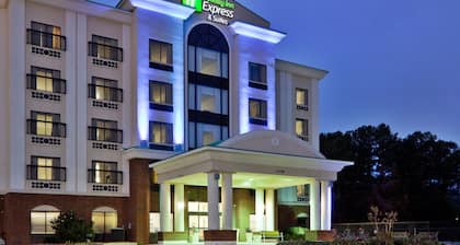 Holiday Inn Express & Suites Wilson-Downtown by IHG