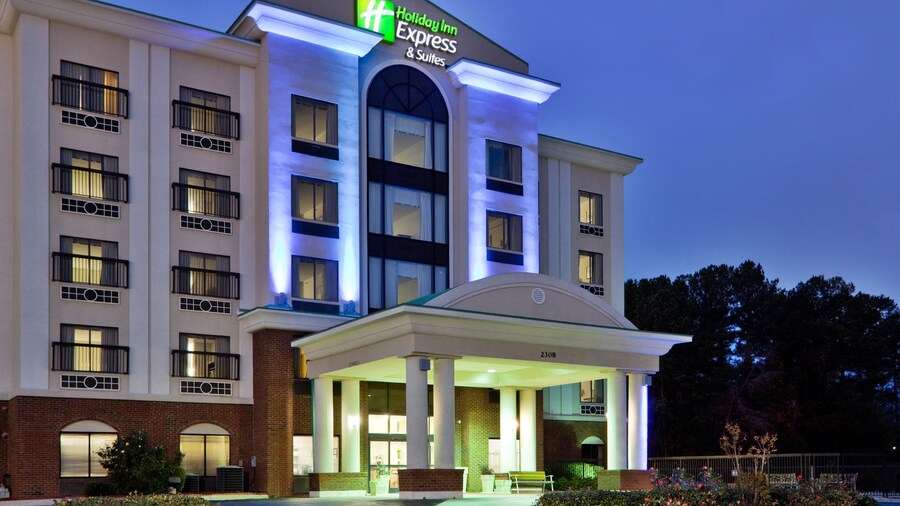 Holiday Inn Express & Suites Wilson-Downtown by IHG