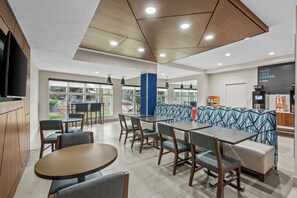 Free buffet breakfast 