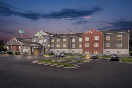 Exterior. Holiday Inn Express & Suites Ogden by IHG