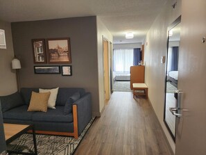 1 bedroom, premium bedding, desk, blackout curtains