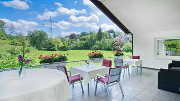 Regional cuisine, alfresco dining