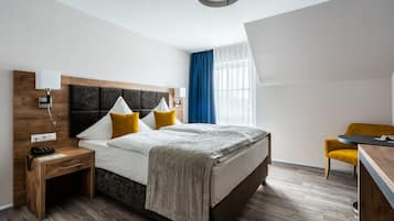 Deluxe Single Room | In-room safe, desk, blackout drapes, soundproofing