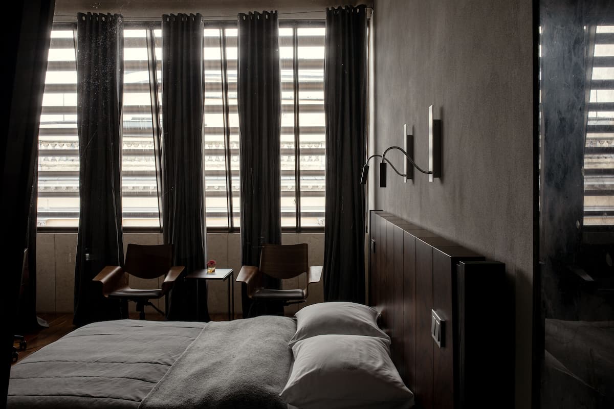 premium bedding, pillow-top beds, minibar, in-room safe