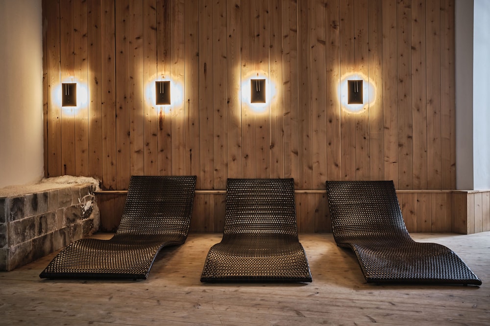 Hotel Monopol by null