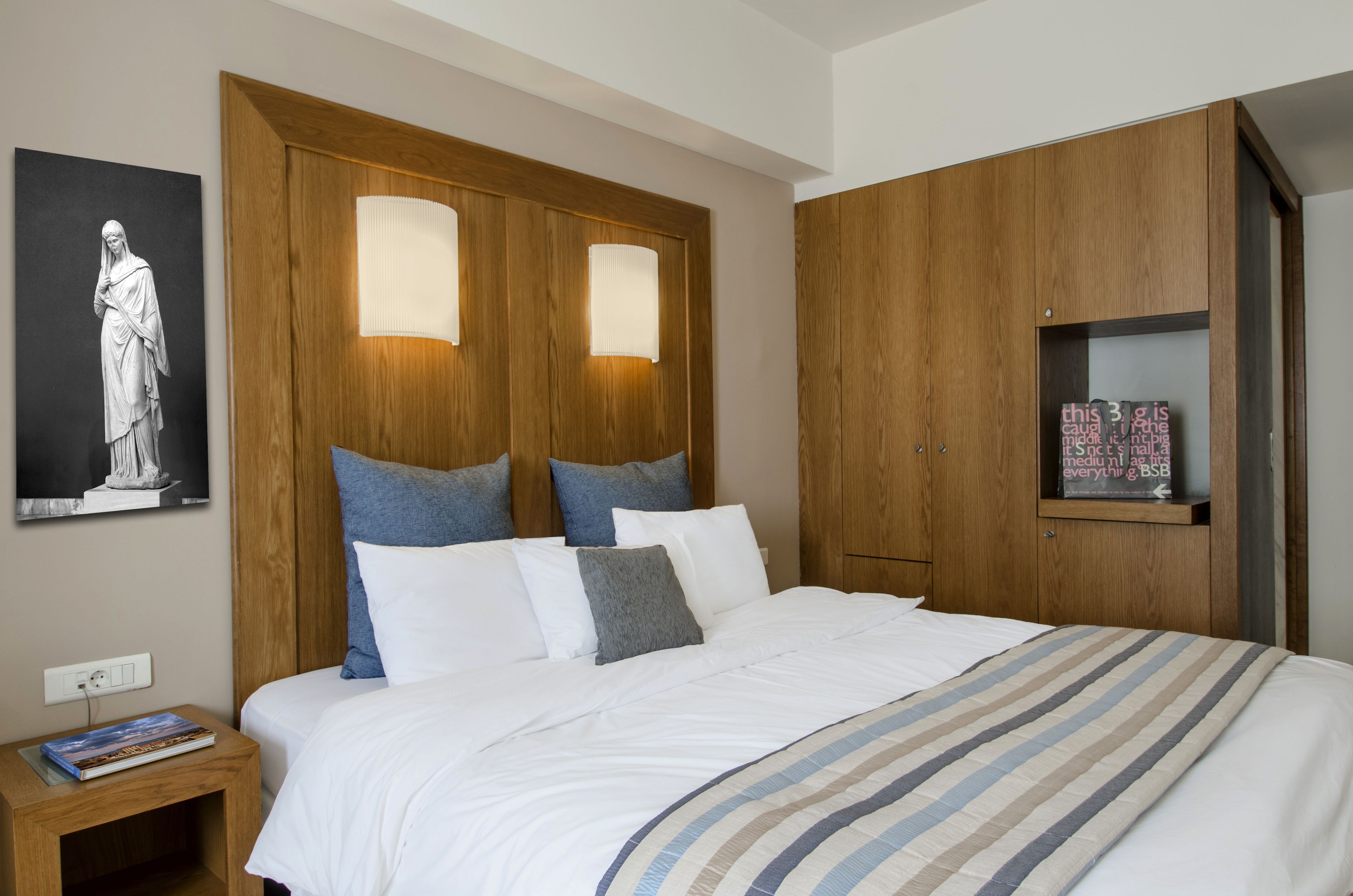 premium bedding, in-room safe, individually decorated, desk