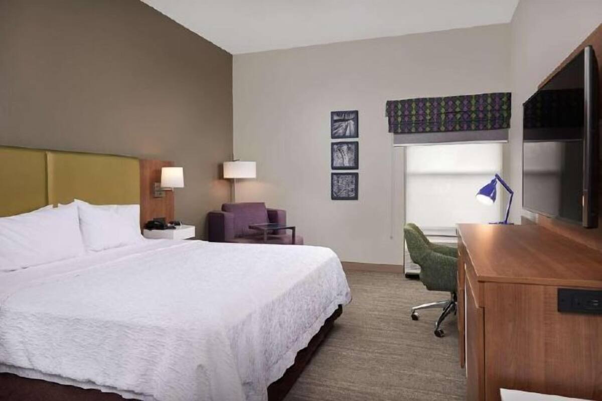 Premium bedding, in-room safe, iron/ironing board, rollaway beds