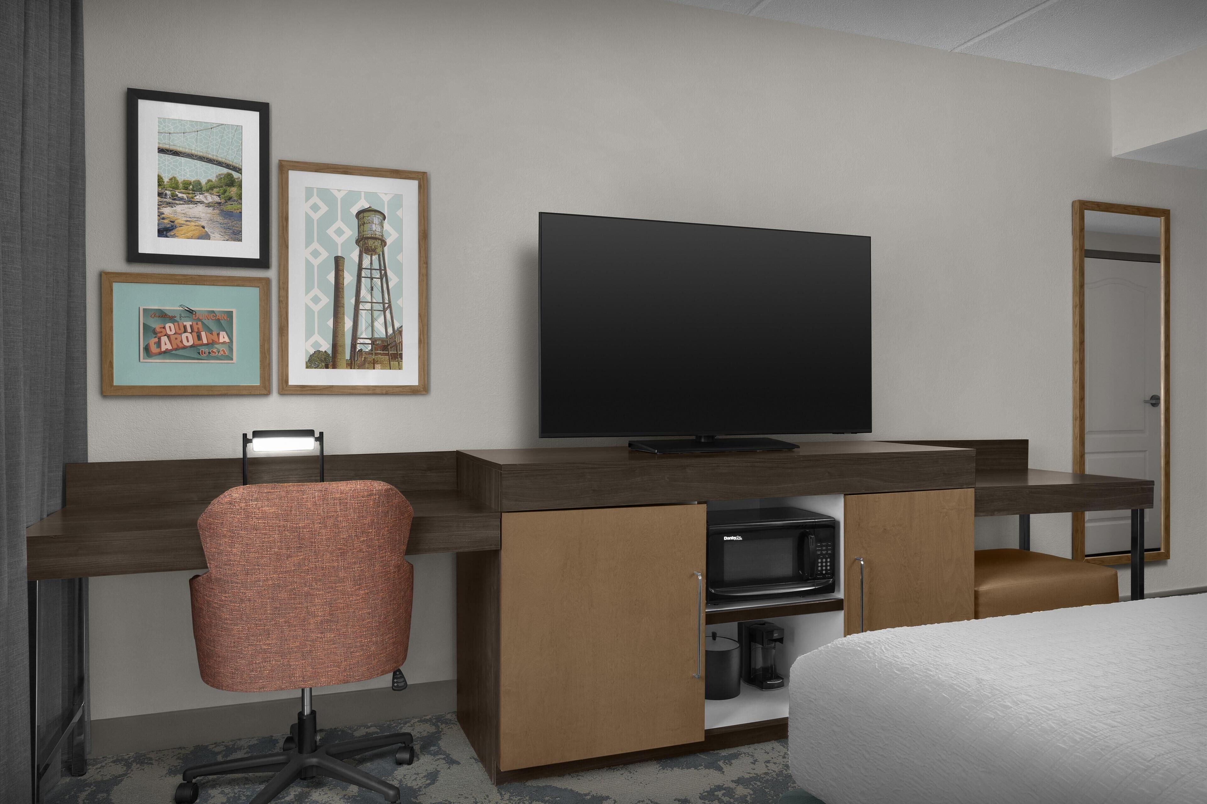 Premium bedding, in-room safe, desk, laptop workspace