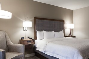 Premium bedding, desk, laptop workspace, blackout curtains - Hampton Inn & Suites Dallas-DFW Airport North-Grapevine (Grapevine)