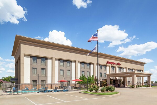 Exterior - Hampton Inn Paris (Paris)