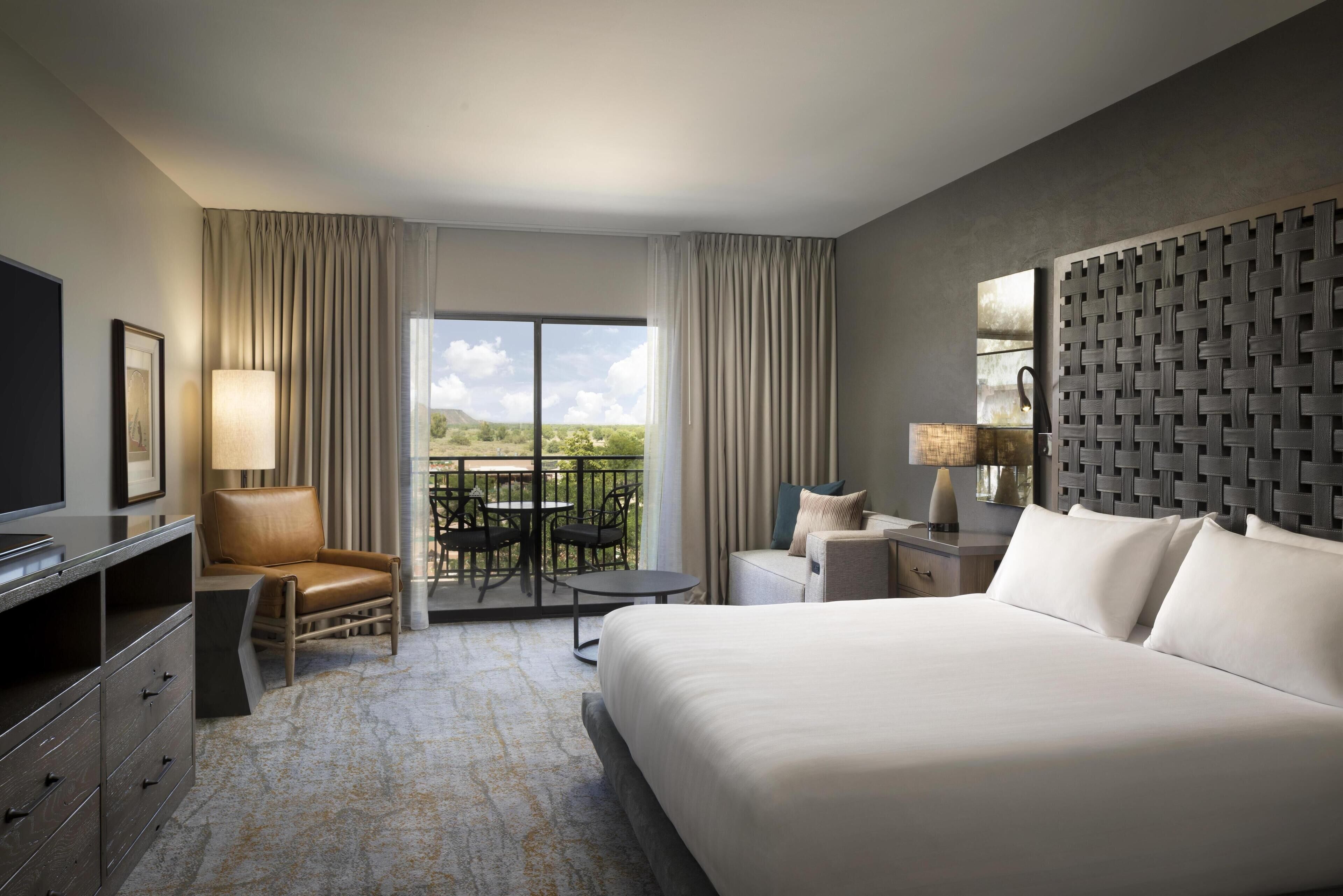 高級寝具、羽毛の掛け布団、ピロートップベッド、セーフティボックス (室内)