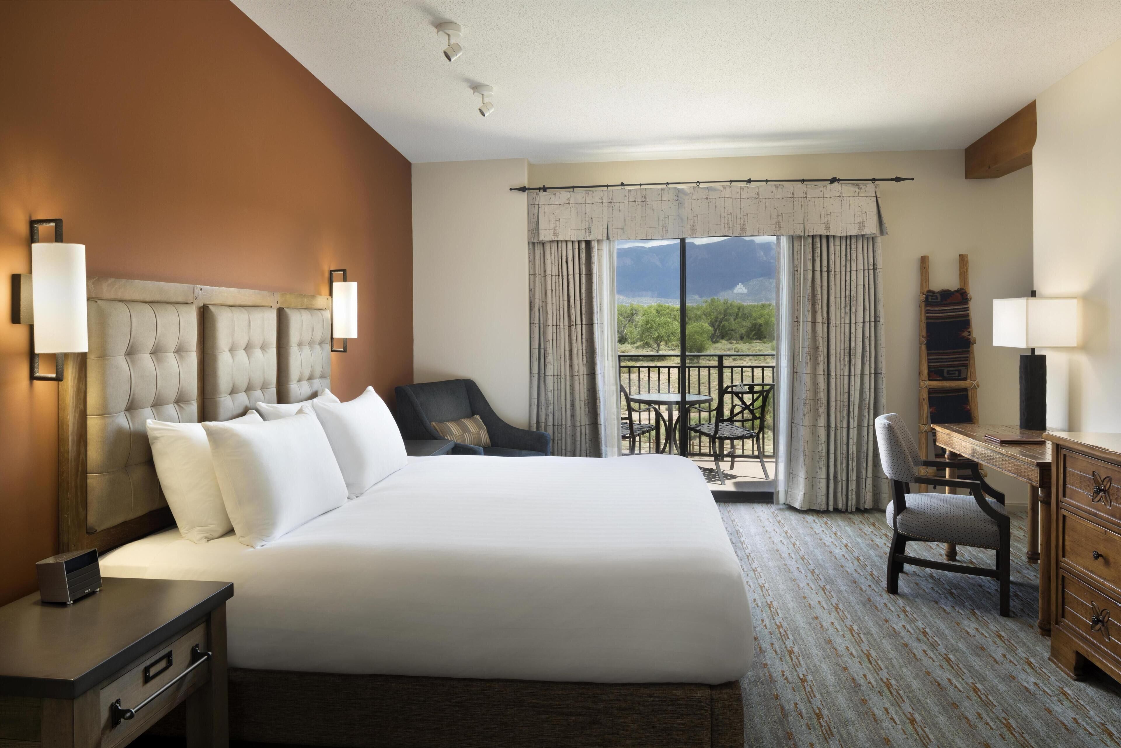 Executive-Suite | Hochwertige Bettwaren, Daunenbettdecken, Pillowtop-Betten, Zimmersafe