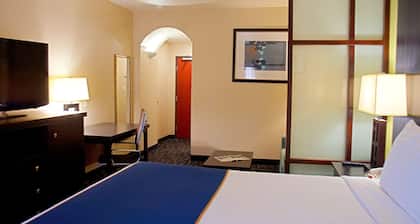 Super 8 by Wyndham Irving/DFW Apt/North