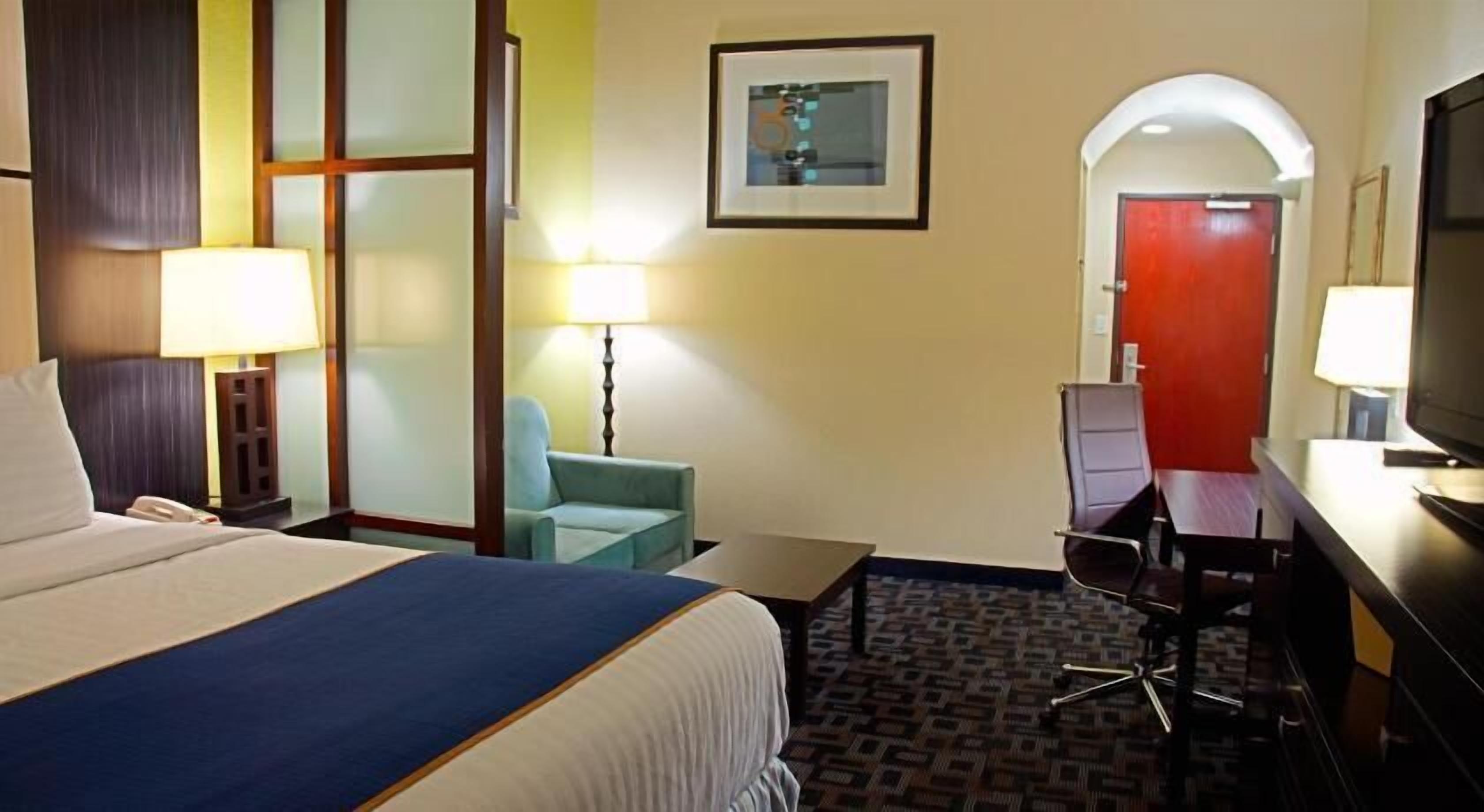 Premium bedding, pillow-top beds, in-room safe, laptop workspace