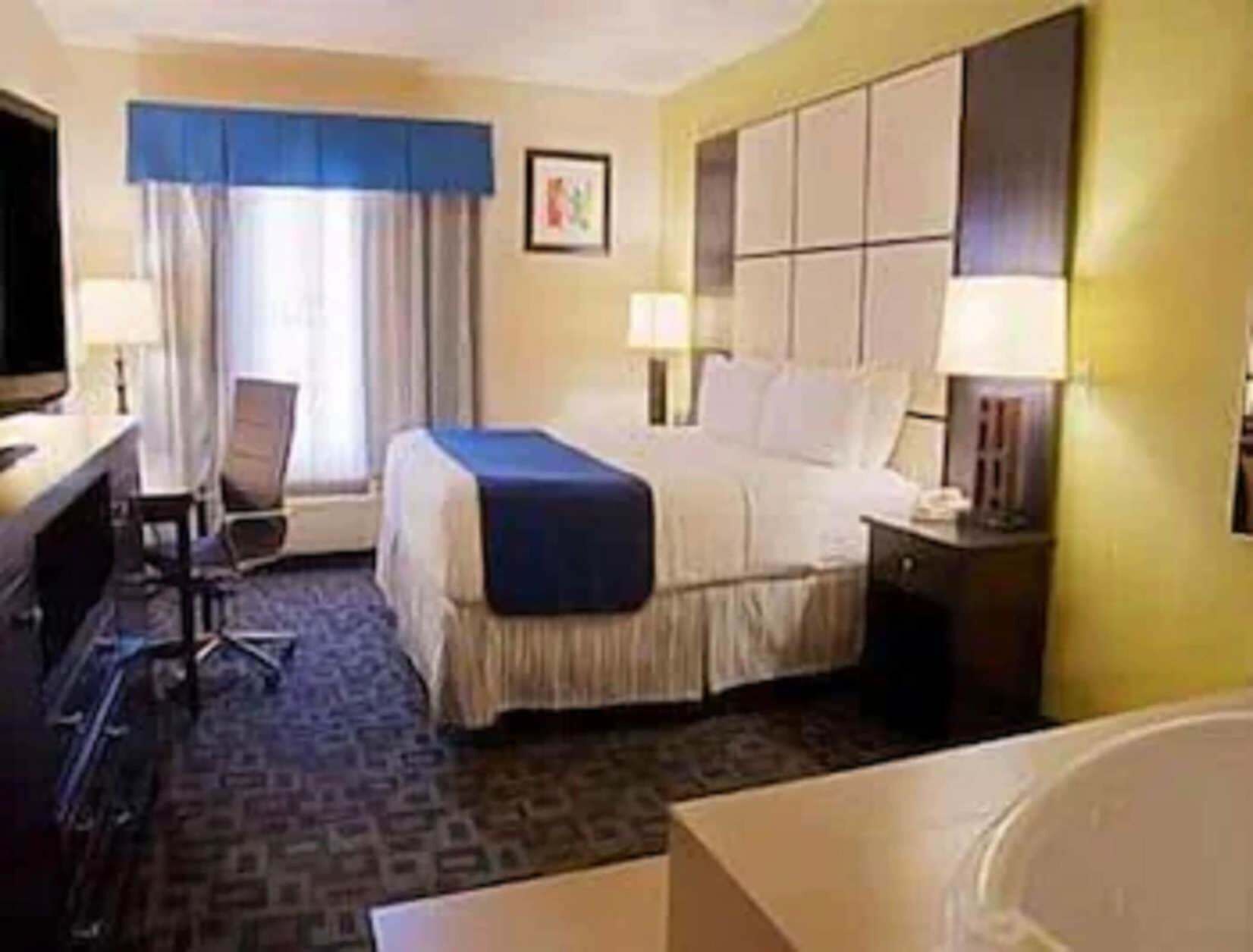 Premium bedding, pillow-top beds, in-room safe, laptop workspace