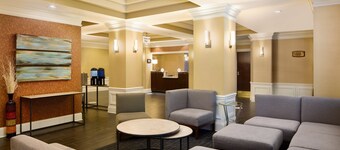 Holiday Inn Express & Suites Alpharetta - Windward Parkway by IHG