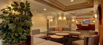 Holiday Inn Express & Suites Alpharetta - Windward Parkway by IHG