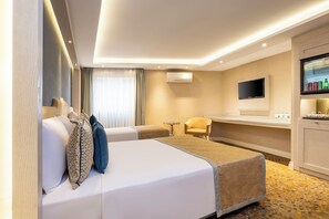Triple Room | 迷你吧、客房内保险箱、隔音、免费 WiFi