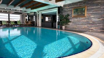 Una piscina techada