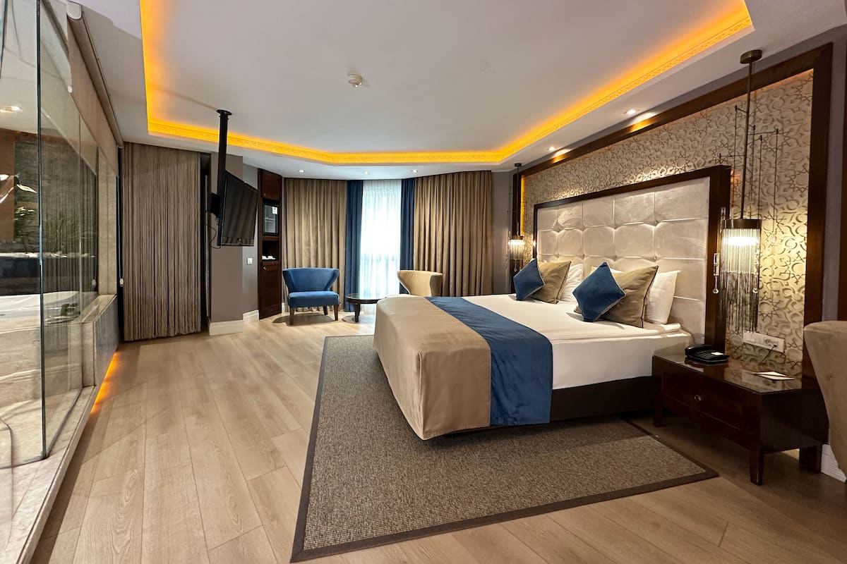 Corner Suite