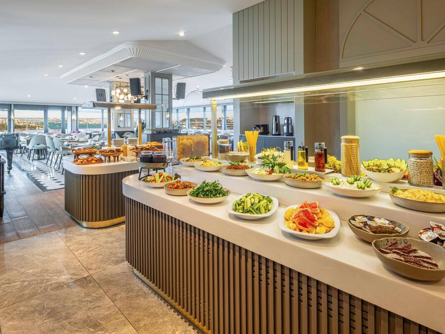 Daily buffet breakfast for a fee