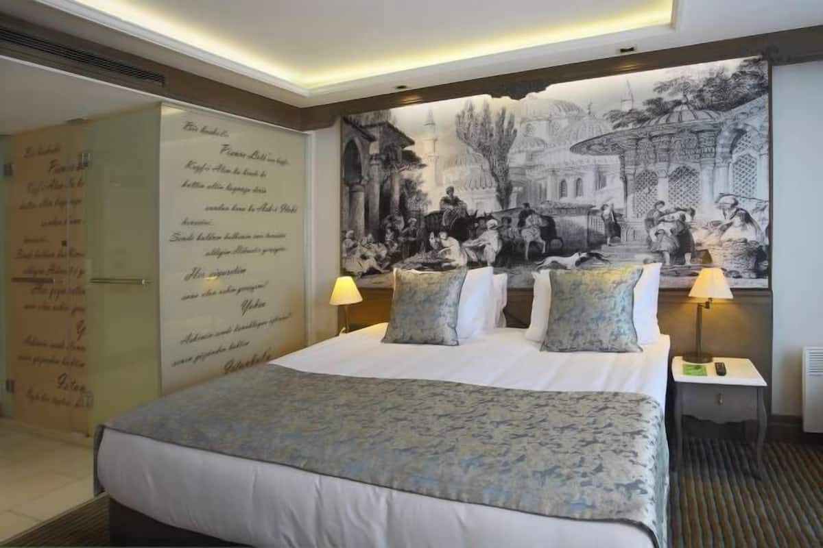 Premium bedding, in-room safe, individually furnished, desk