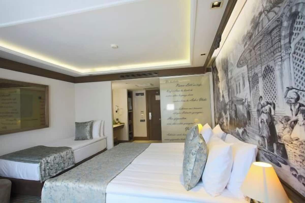 Premium bedding, in-room safe, individually furnished, desk