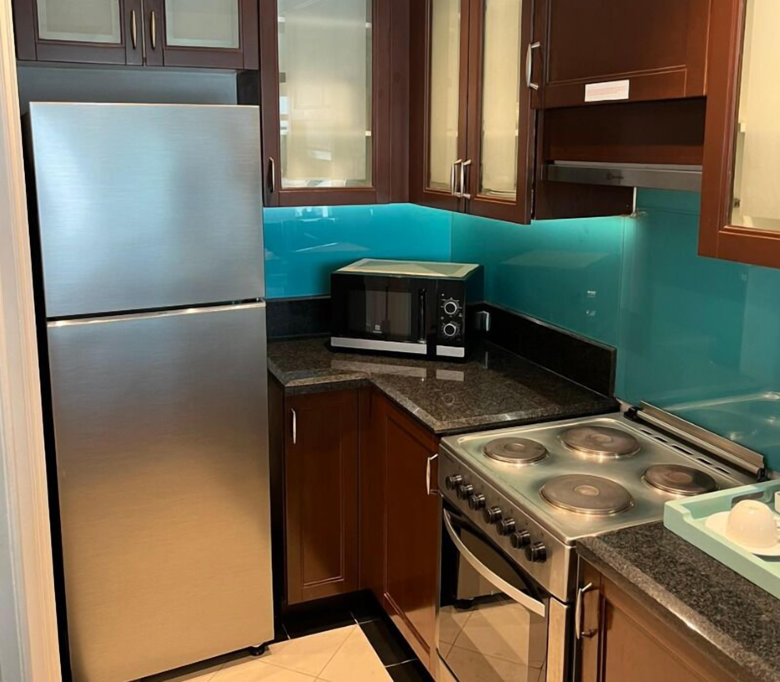 Executive Room, 1 Bedroom | Private kitchen