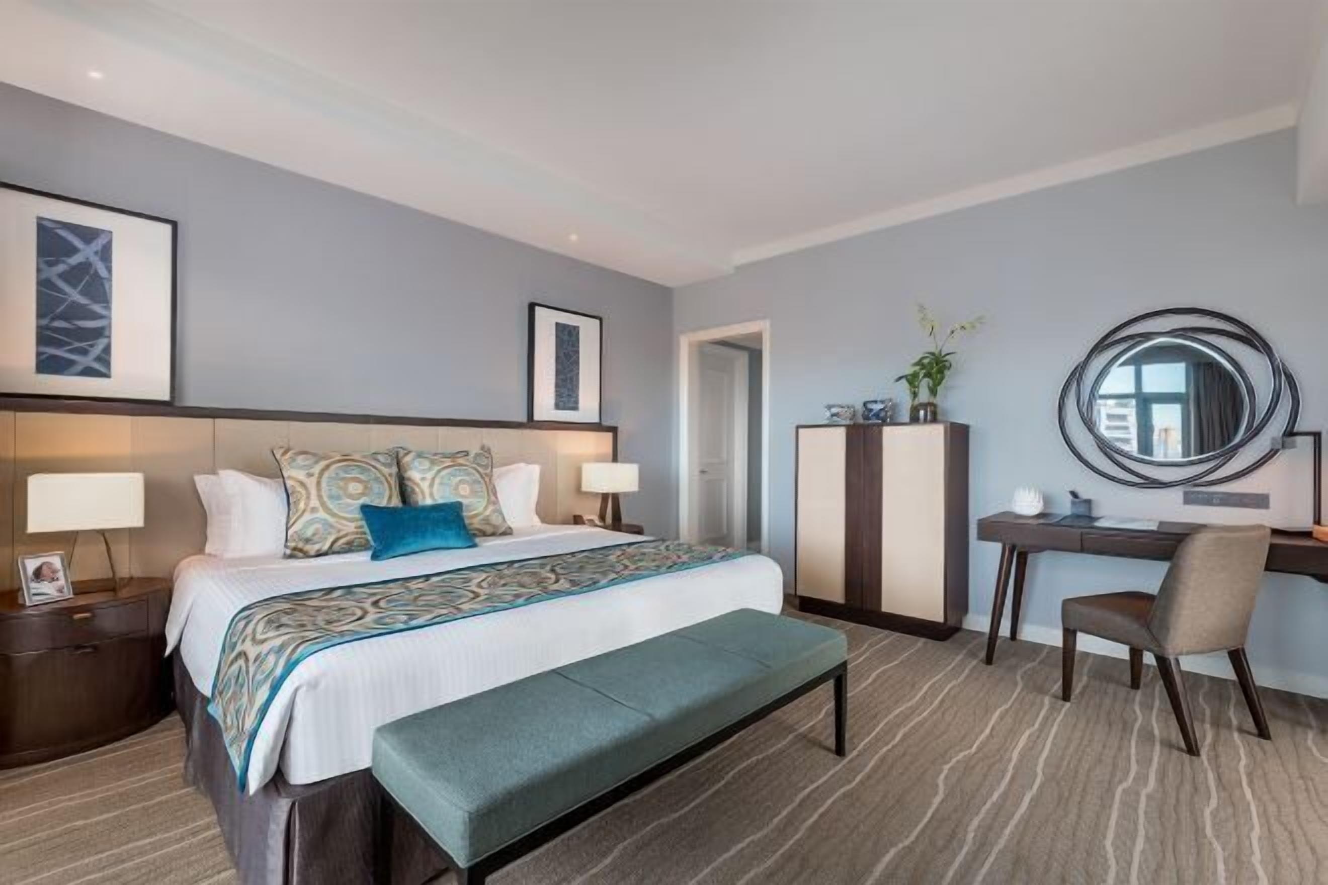 Caja fuerte, decoración individual, mobiliario individual y escritorio