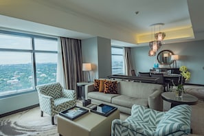 Deluxe Room, 2 Bedrooms | In-room safe, individually decorated, individually furnished, desk