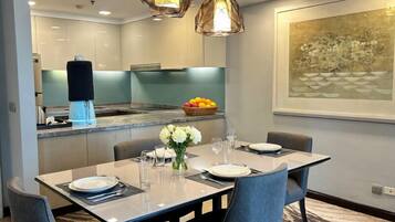Suite Eksekutif, 2 kamar tidur | Dapur pribadi