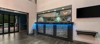 Best Western Bradbury Inn & Suites