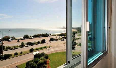 Deluxe Room, Sea View | Beach/ocean view