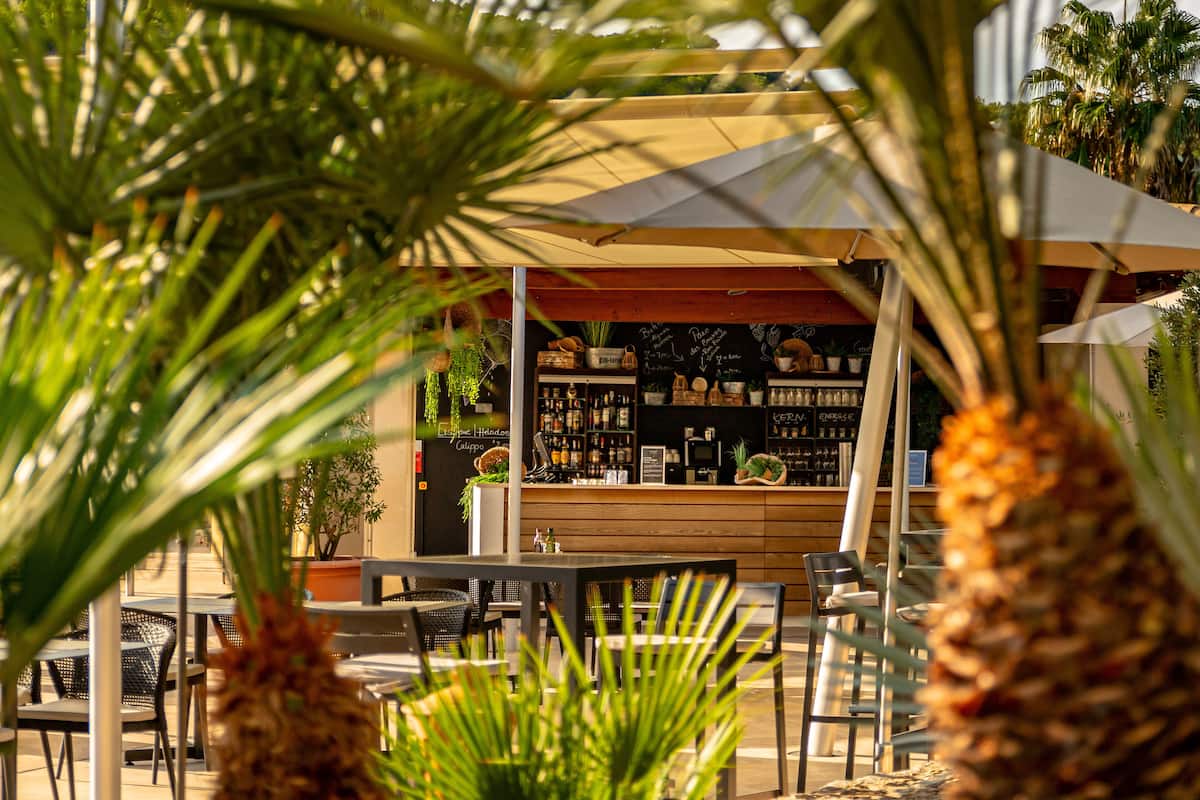 3 restaurants, breakfast, lunch, dinner served; mediterranean cuisine