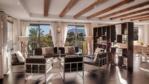 3 ristoranti, aperti a colazione, a pranzo e a cena, cucina mediterranea