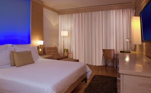 Zimmer, 1 Queen-Bett | Pool