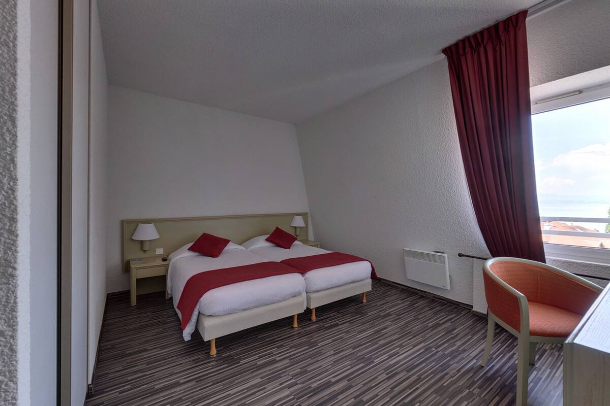 Twin Room | In-room safe, desk, iron/ironing board, free cots/infant beds
